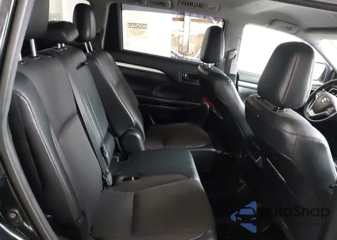 2018 Toyota Highlander Le Plus from USA, damaged, VIN 5TDBZRFH4JS490831